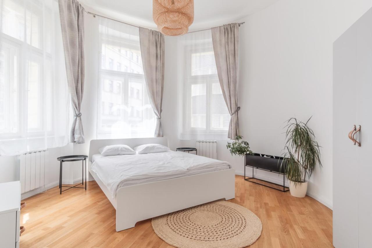 Luminous Apartment For 2 Near Wenceslas Square By Prague Days Exterior photo